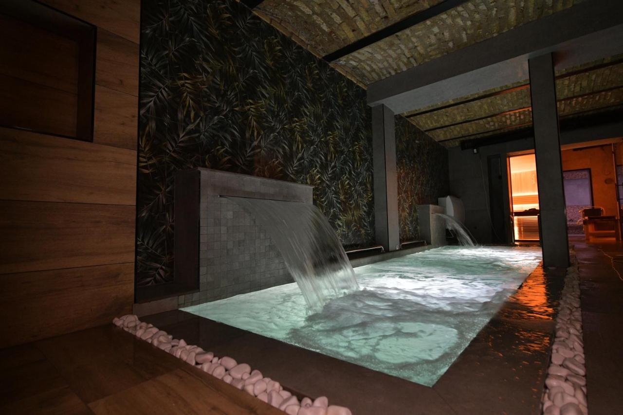 Royal Wellness And Spa Ruma Exterior photo
